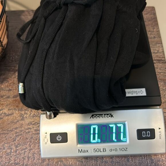 Lulu's Women's Black Round Neck Tank Top Romper with Side Pockets Size Small - Picture 9 of 9